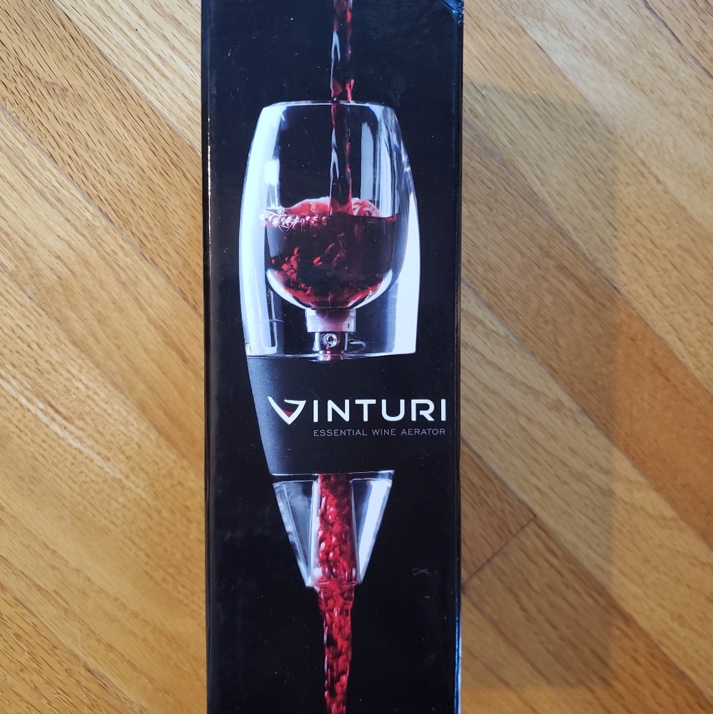 NWT Vinturi red wine aerator & decanter